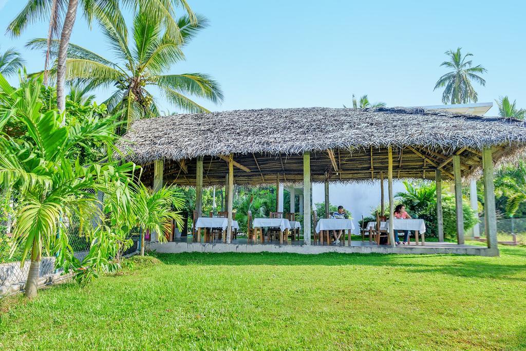 Hotel Ancient Village Полонарува Екстериор снимка