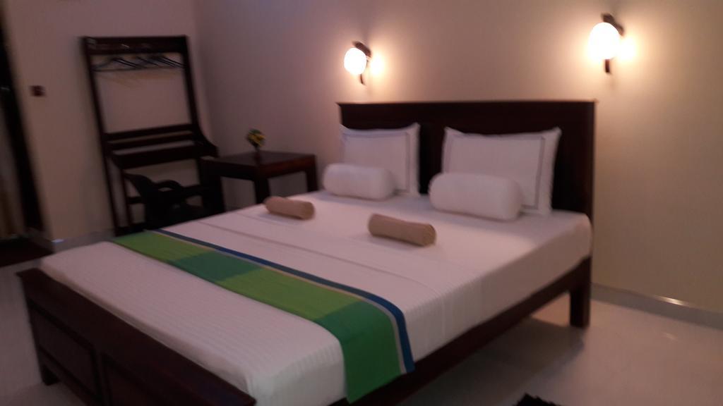 Hotel Ancient Village Полонарува Екстериор снимка